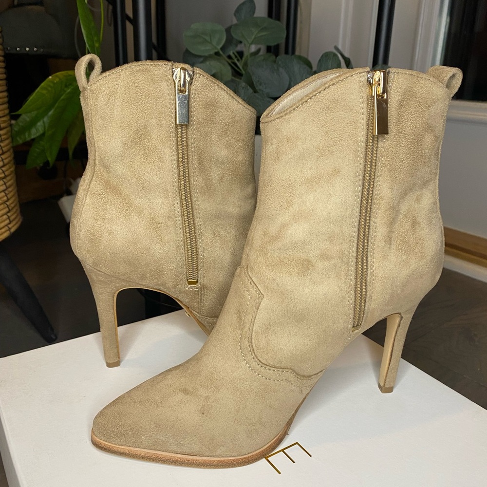 RAYE - Nashville Bootie in Tan sz 7 - Picture 5 of 9